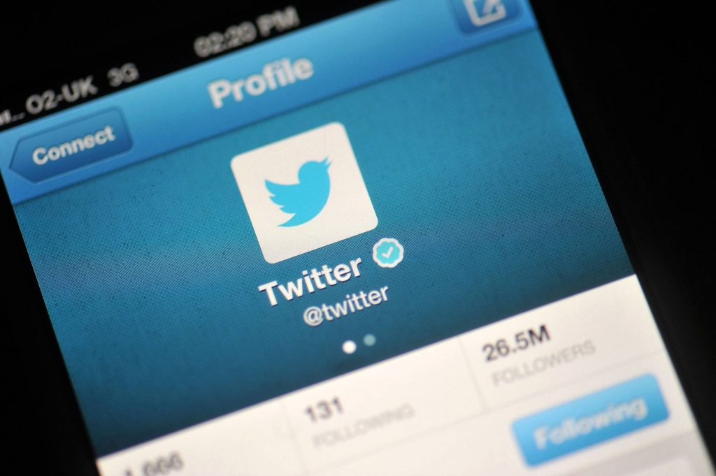 Come attivare la modalità notturna su Twitter 