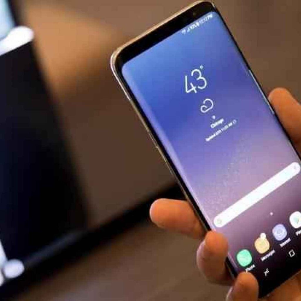 Come nascondere stato WhatsApp a un contatto su Galaxy S8 o S8 Plus